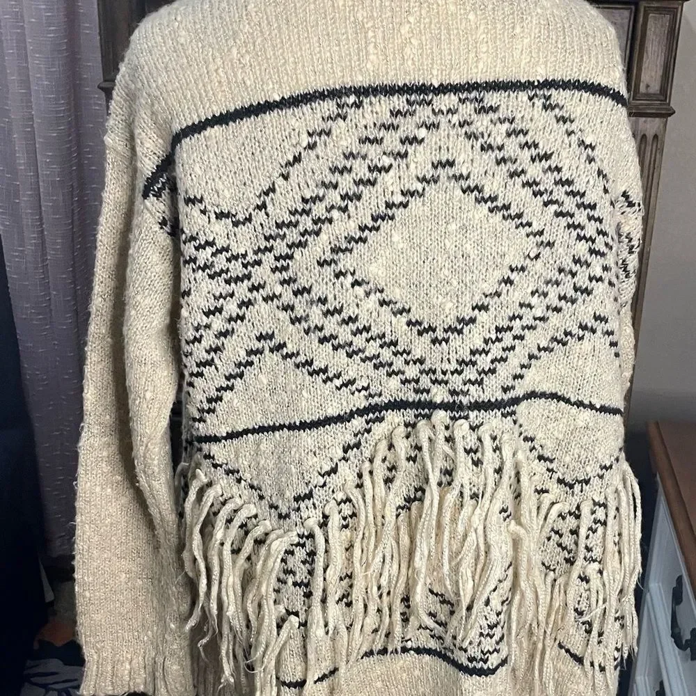 Salt water LUX/Anthro Cozy Knit Sweater with Fringe/boho